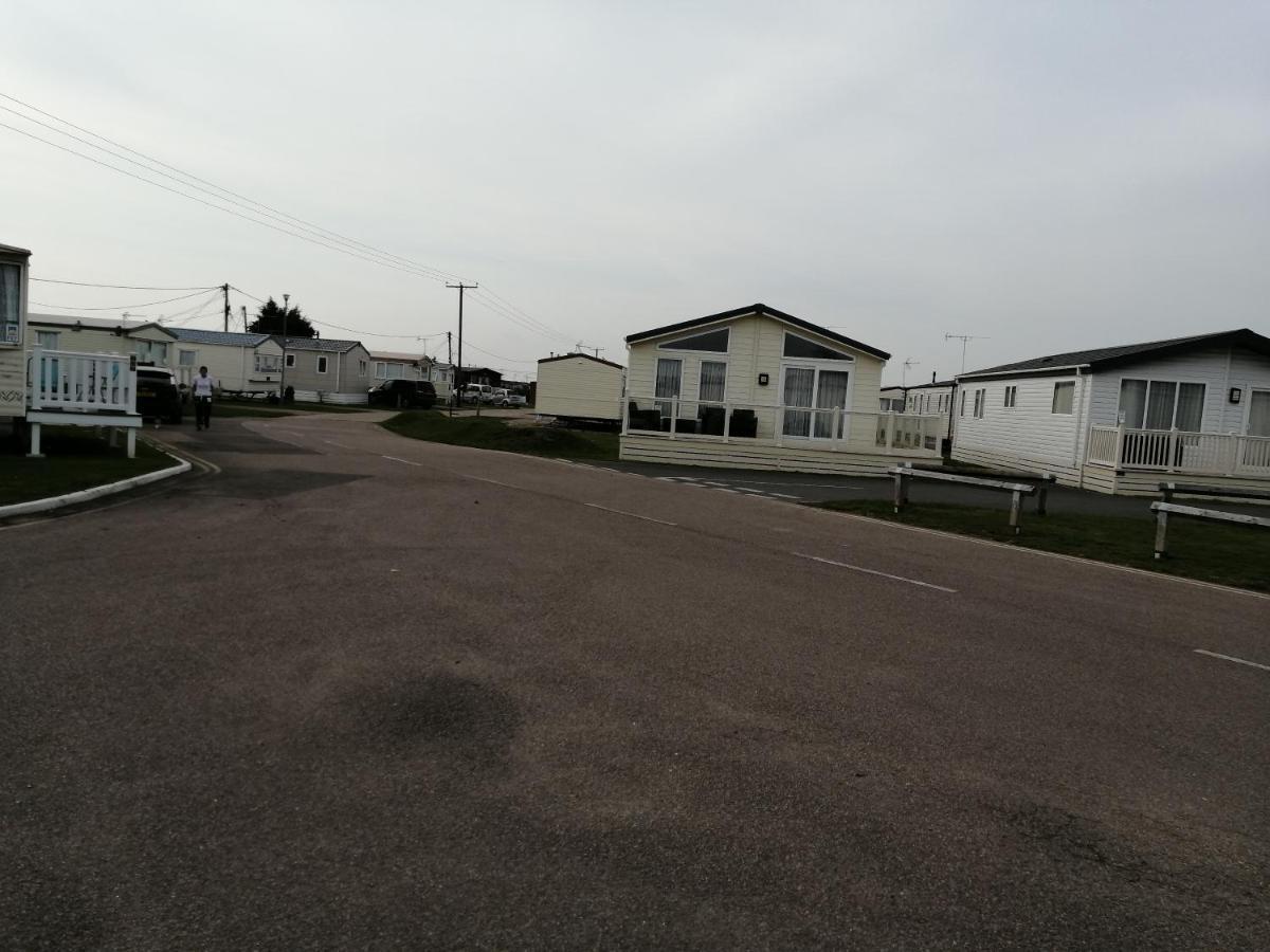 Hotel 617 Seawick Jaywick Sands Exterior foto